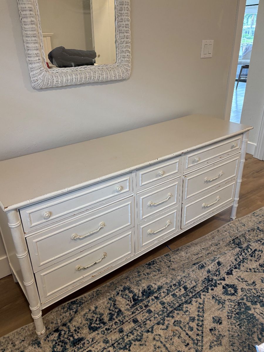 Estate Sale By The Ladies of Lake Suzy