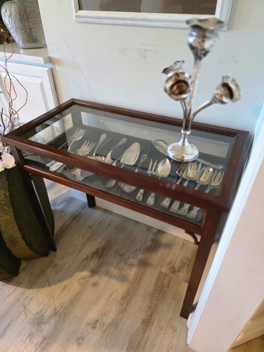 China Cat: Estate Sale in Ponte Vedra Beach (See Description to schedule)