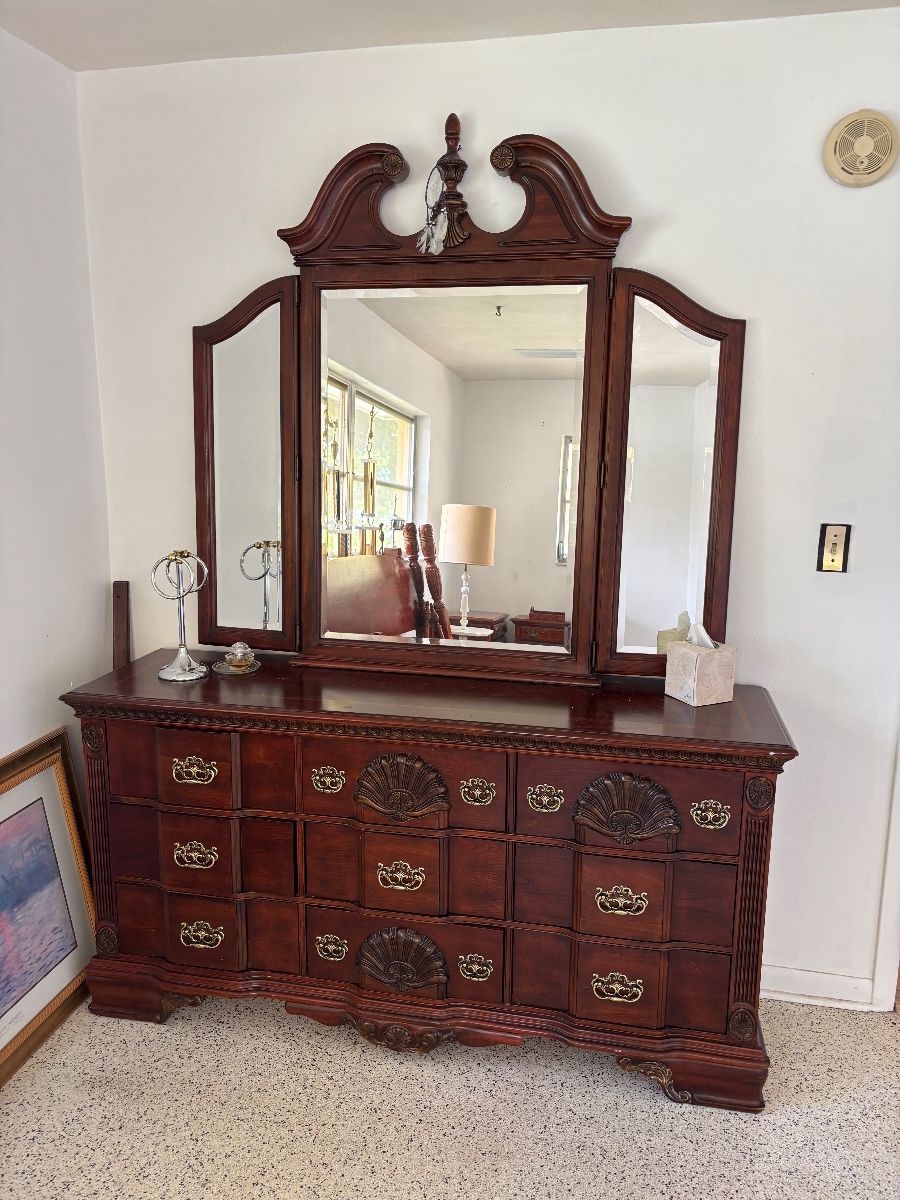 Estate Sale Island Way Clearwater