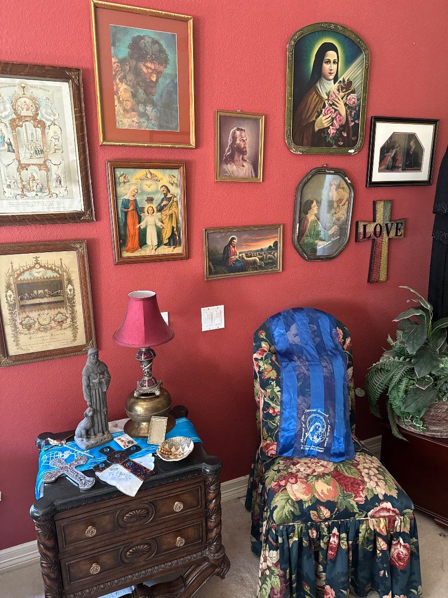 Meet us at the Lake Refections of Time 30+ Years Vintage  Home, Overflowing with Memories