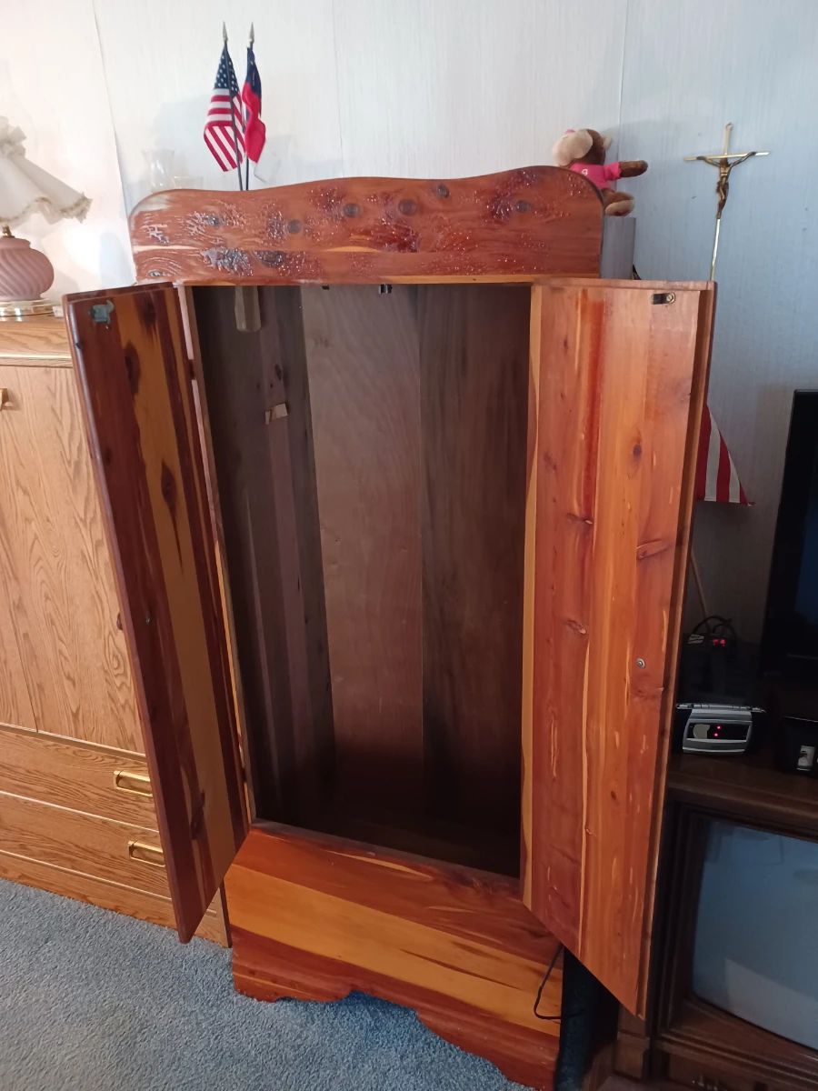 Beautiful Vintage and MCM Heritage Lake Community Sale.