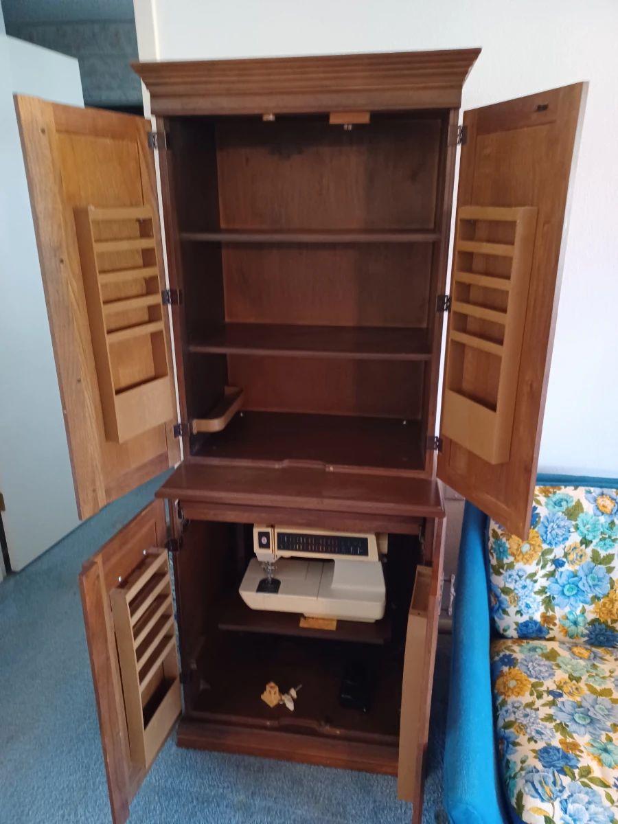 Beautiful Vintage and MCM Heritage Lake Community Sale.