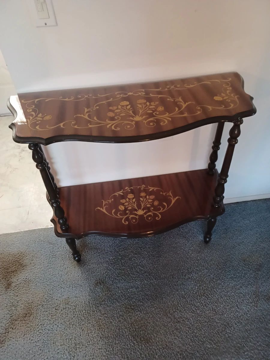 Beautiful Vintage and MCM Heritage Lake Community Sale.