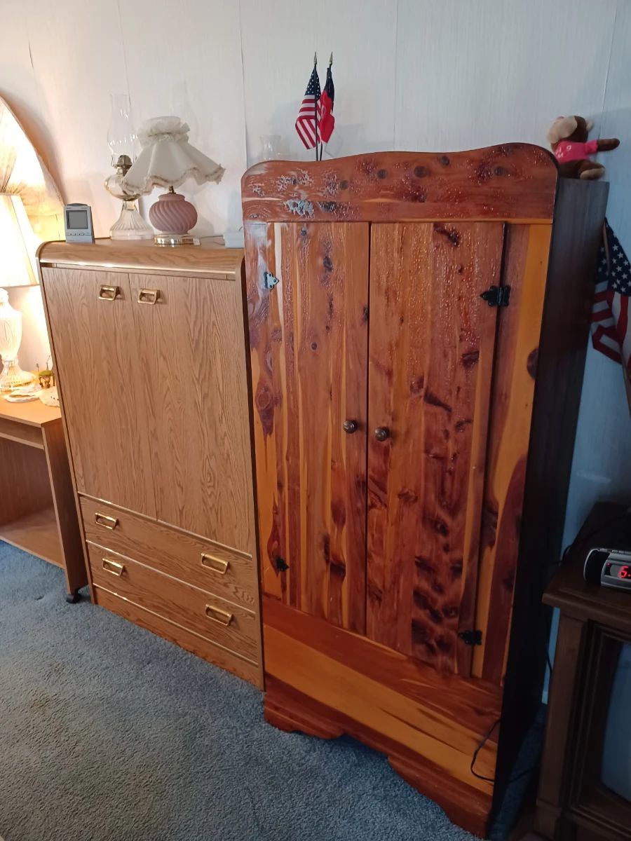 Beautiful Vintage and MCM Heritage Lake Community Sale.