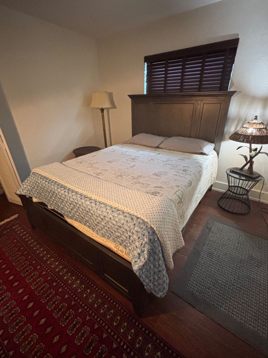 Bedroom Furniture & Decor Lot