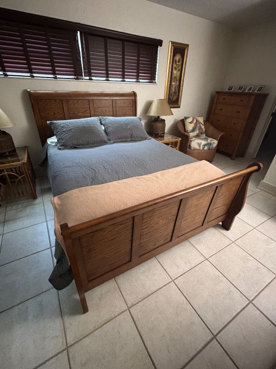 Bedroom Furniture Set: Oak Sleigh Bed & Wooden Chest of Drawers