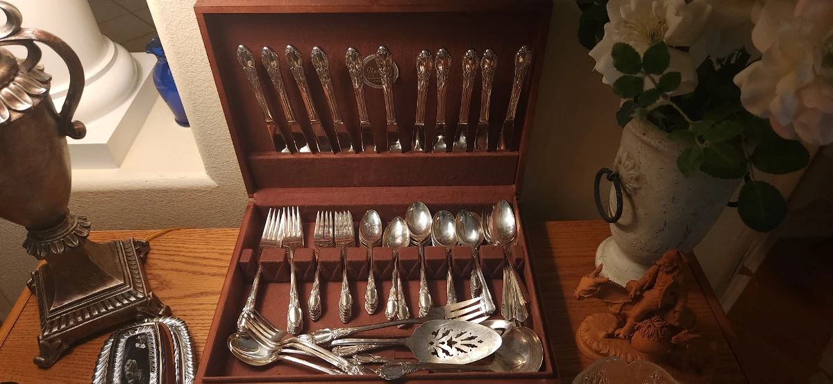 Diane's Estate Sales on Gooseberry Court, Trinity