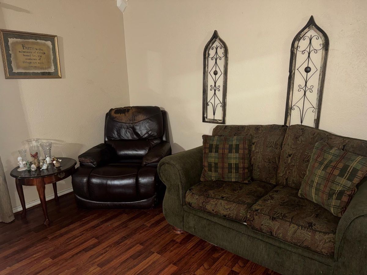 Must See Sale in Midlothian