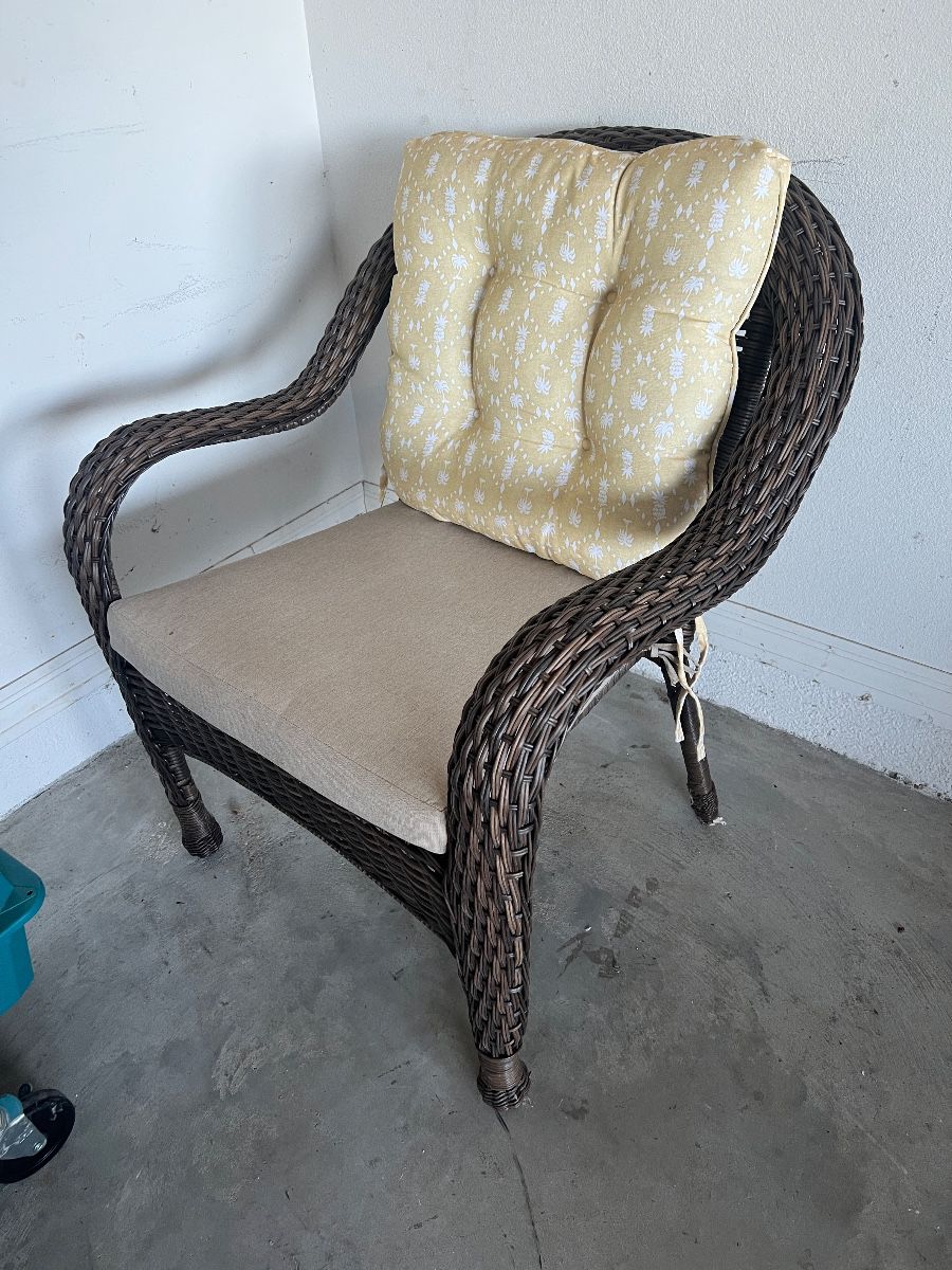 Atlas St Petersburg Sale Tons of Jewelry, Longaberger, Jadeite,Uranium Glass More!