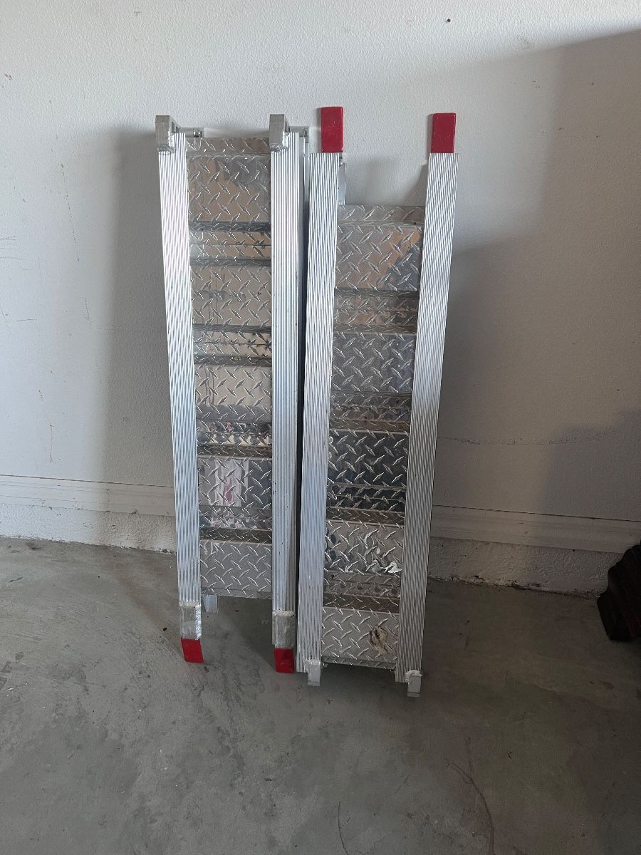 Atlas St Petersburg Sale Tons of Jewelry, Longaberger, Jadeite,Uranium Glass More!