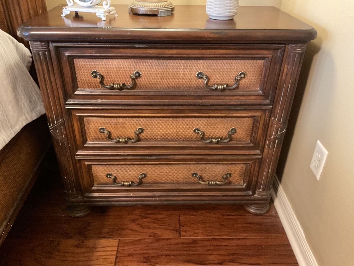 NICE SALE IN VILLAGE OF GLENBROOK