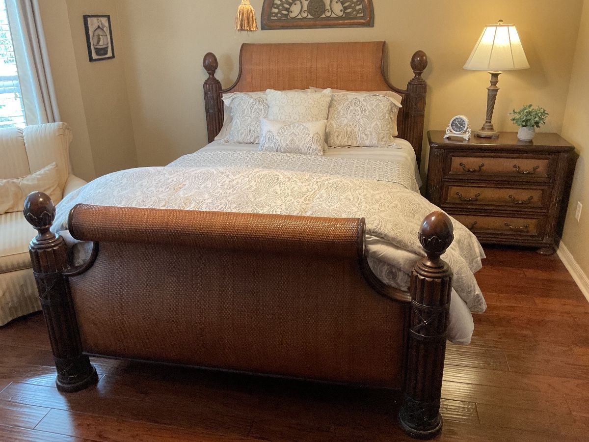 NICE SALE IN VILLAGE OF GLENBROOK
