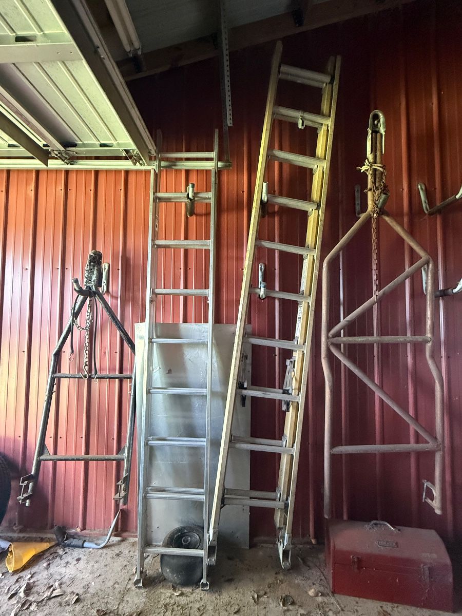 LABOR DAY WEEKEND BARN SALE - DON'T MISS IT !!!!