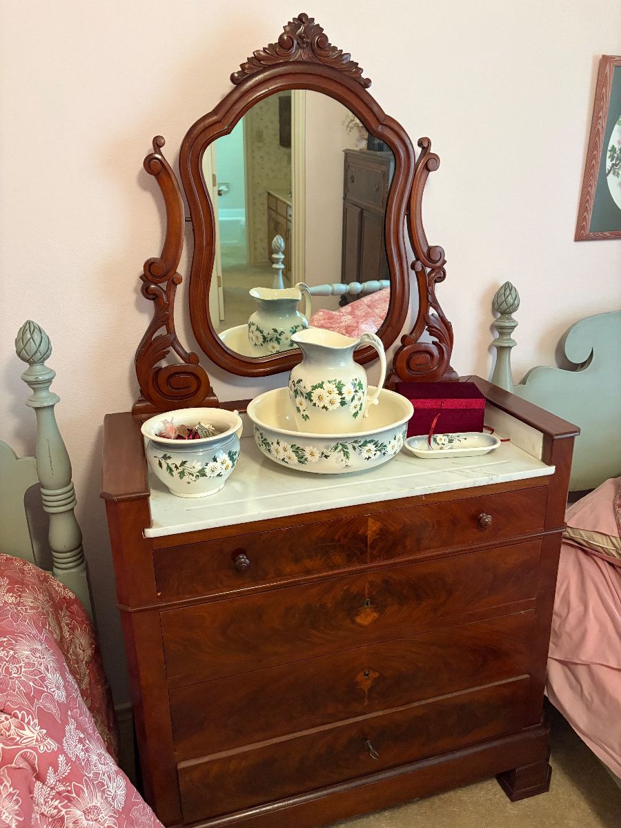 World Traveler Estate Sale – Carvings, Gongs, Art & Antiques