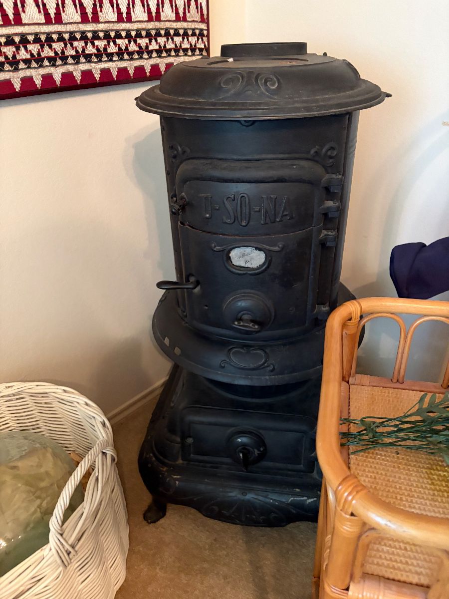 World Traveler Estate Sale – Carvings, Gongs, Art & Antiques