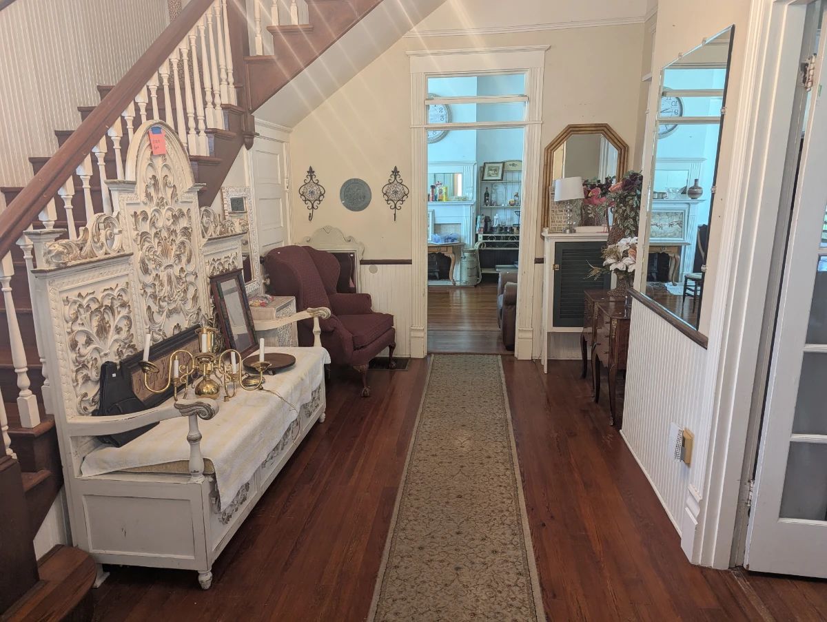 Inverness Lake House, Dixie Bell Paint, Vintage Furniture, Home Goods and Office Supplies