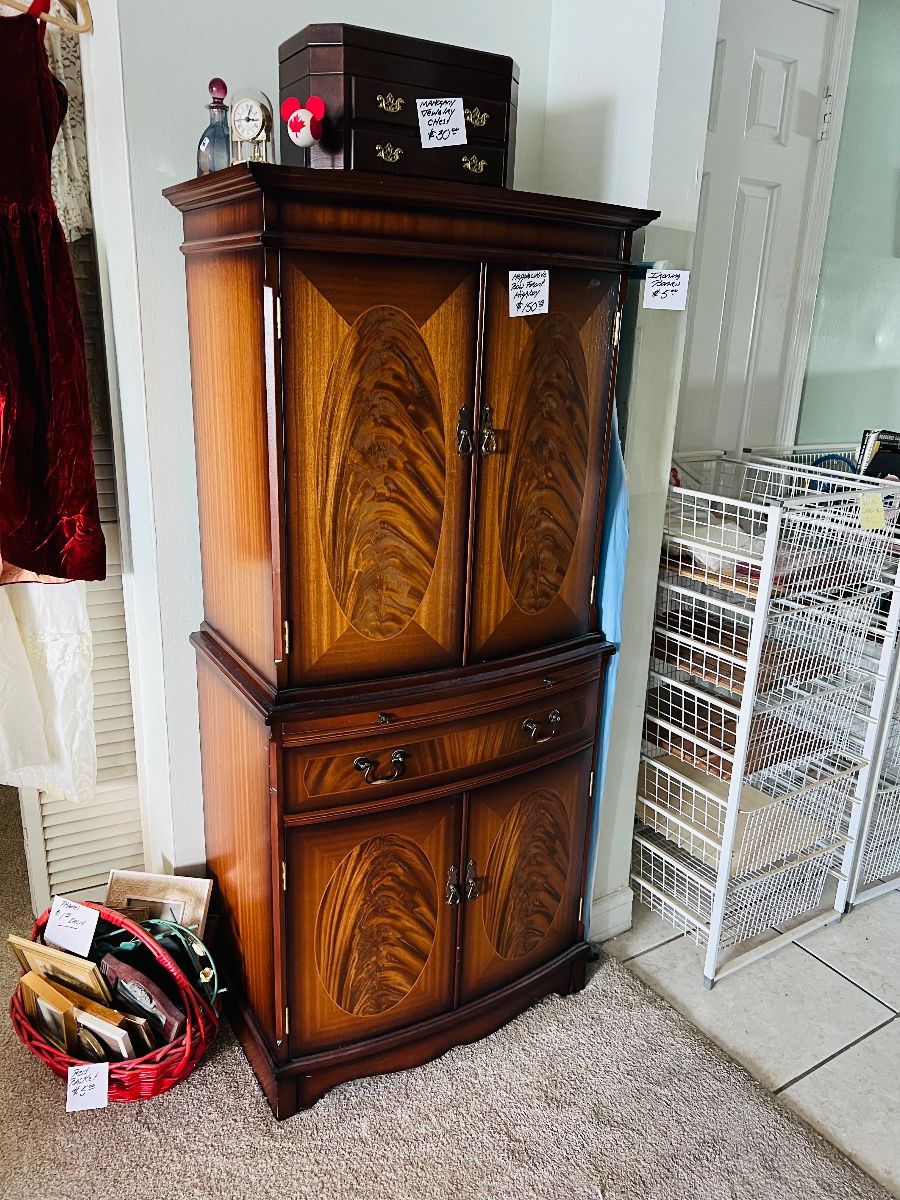 Crewilla Drive Estate sale