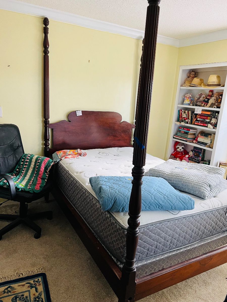 Crewilla Drive Estate sale