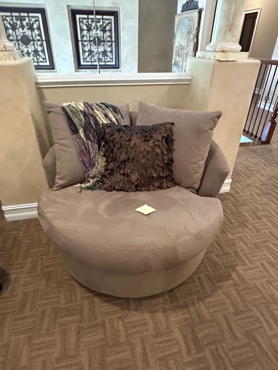 Oversized Swivel Lounge Chair with Decorative Pillows & Throw