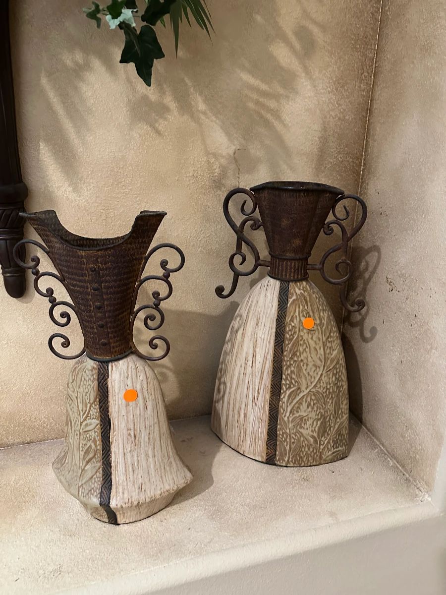 Set of 2 Ornate Decorative Urn Vases