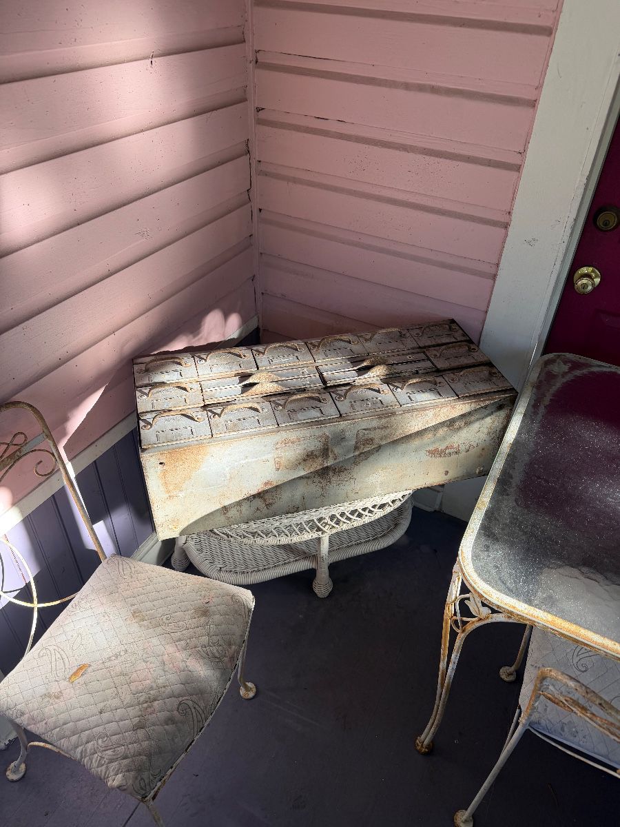 SUPER COOL SALE IN DOWN TOWN OCALA!!!