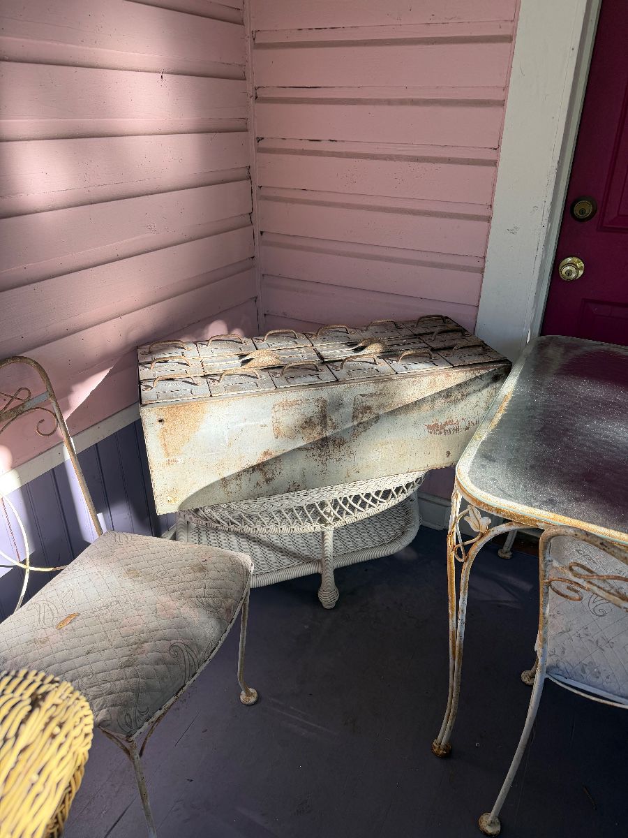 SUPER COOL SALE IN DOWN TOWN OCALA!!!