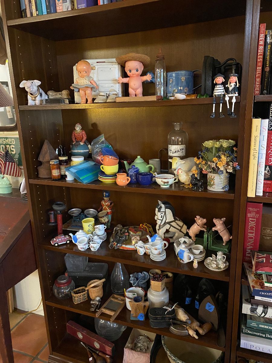 EILEEN’s TREASURES  Former ANTIQUE DEALER