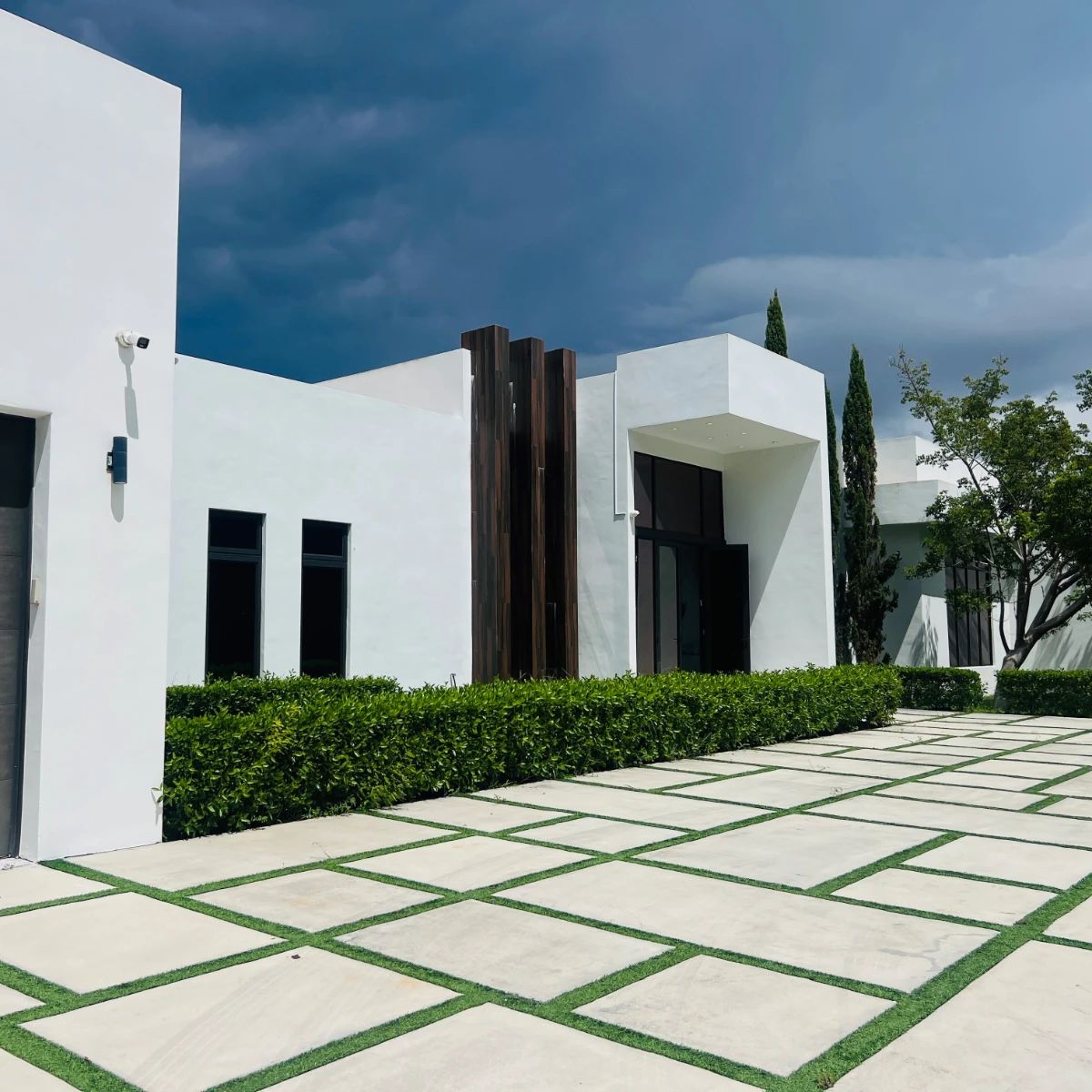 ULTRACHIC PINECREST ESTATE SALE