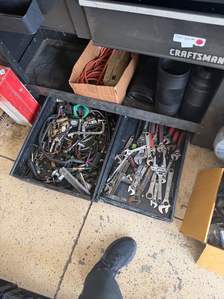 MECHANIC’S DREAM ESTATE SALE – CARS, LIFTS, TOOLS, MOTORS & MORE!