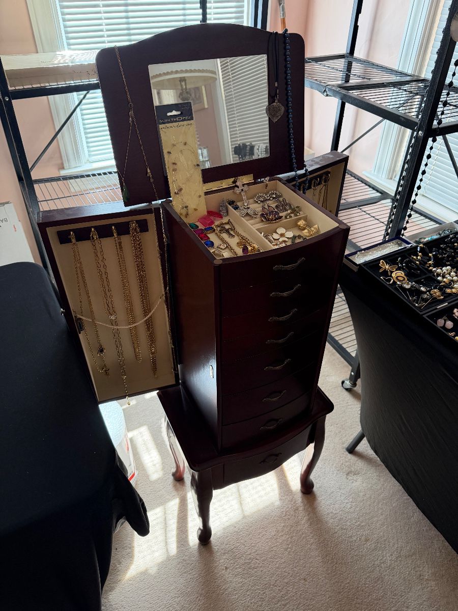 TCU Park Hill Beauty Fill with Vintage Everything! Jewelry, Disney Cels, Vintage Clothing, and MORE