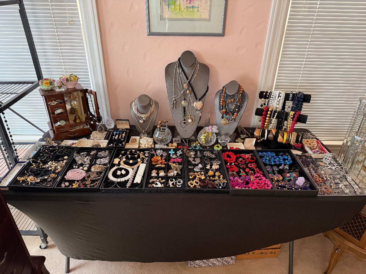TCU Park Hill Beauty Fill with Vintage Everything! Jewelry, Disney Cels, Vintage Clothing, and MORE