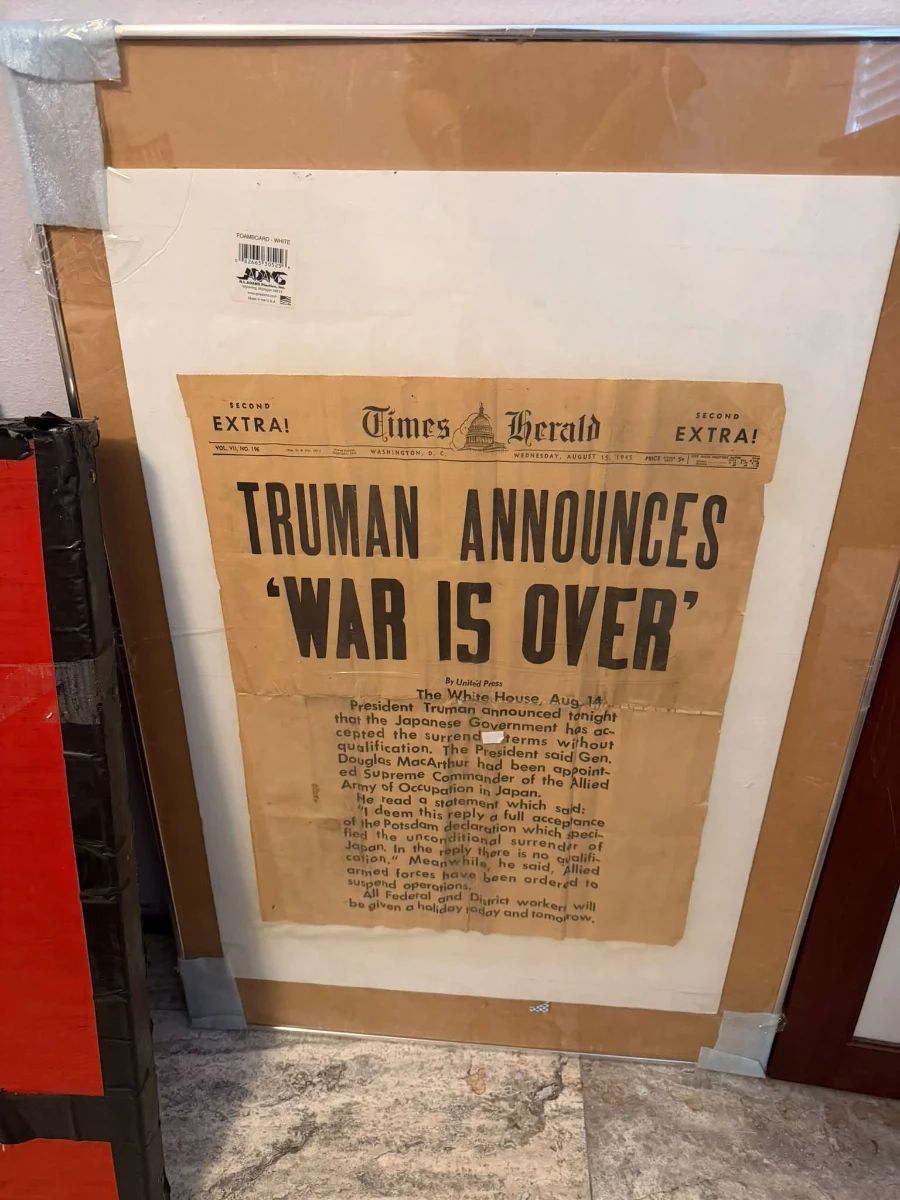 THE DELUXE MAN CAVE; Racing, Porsche, Musical Instruments, High Fashion, WORKSHOP / Massive Garage