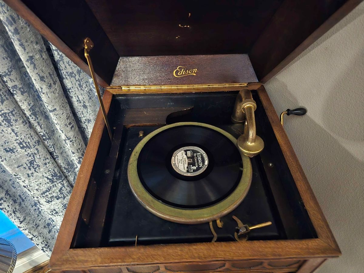 EstateHound in Lantana: Coins, Victrola, TV's, Paramotor, Bikes, and more!