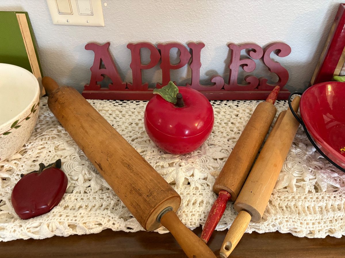 Packed House- Cottage Core, Electronics, Vtg Christmas, Furniture & More!