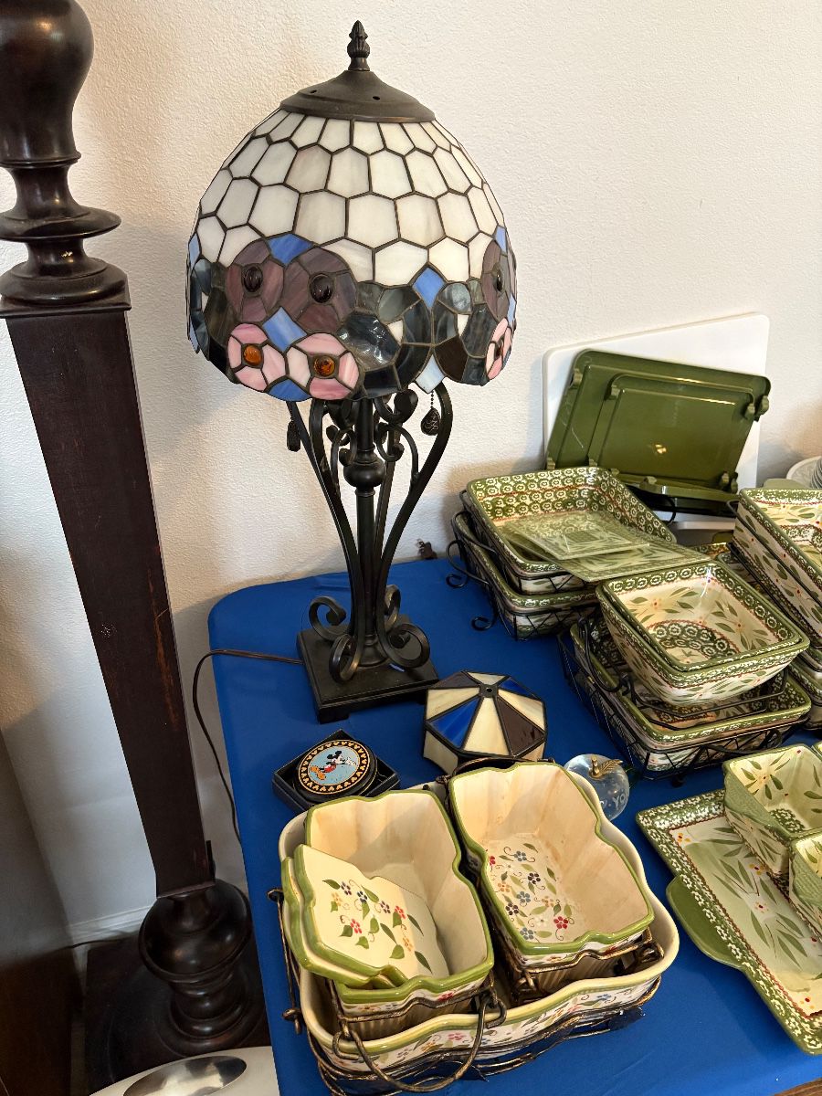 Packed House- Cottage Core, Electronics, Vtg Christmas, Furniture & More!