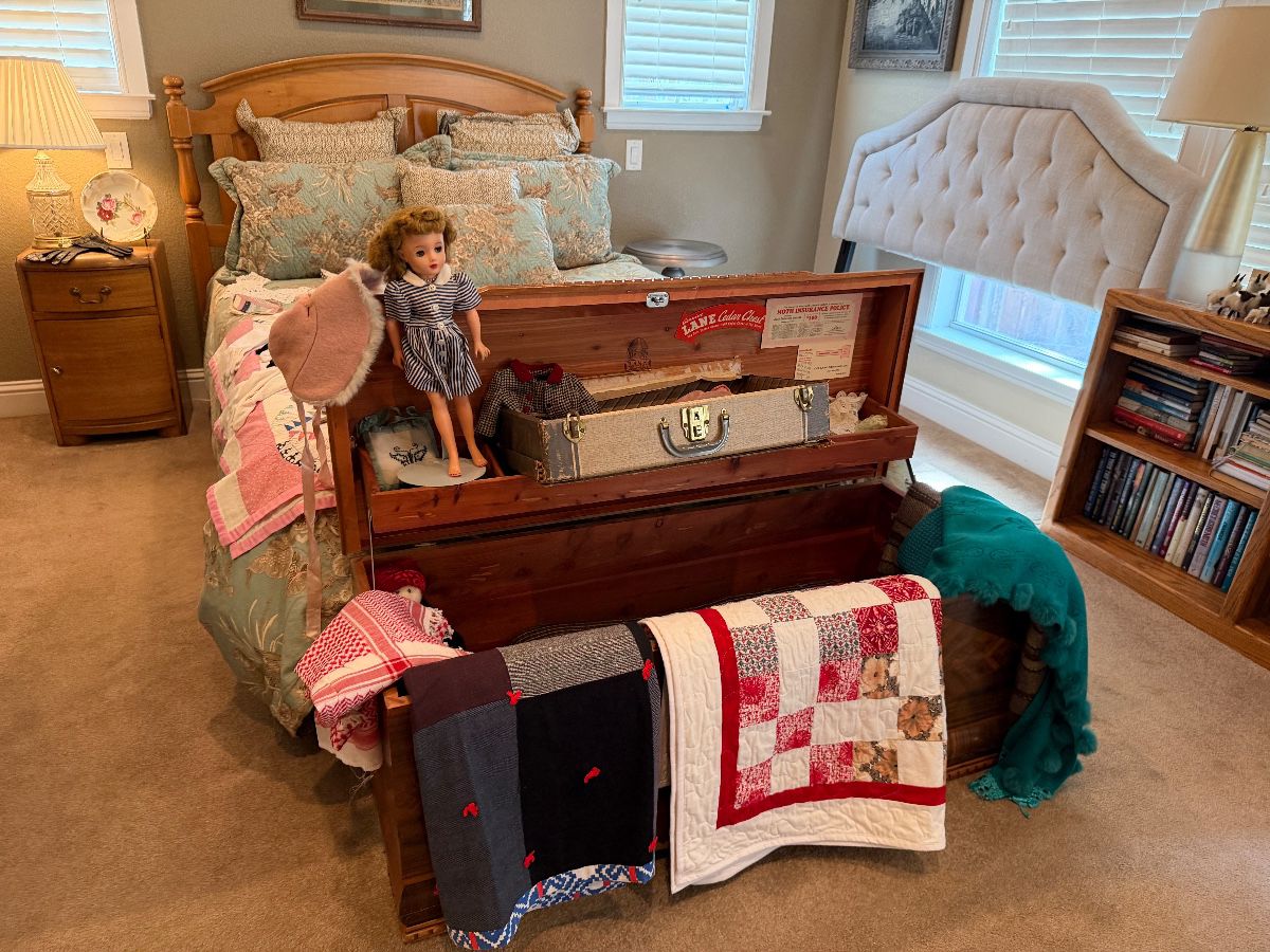Retro Betties William Sonoma, Quilts and Vintage Galore Estate Sale