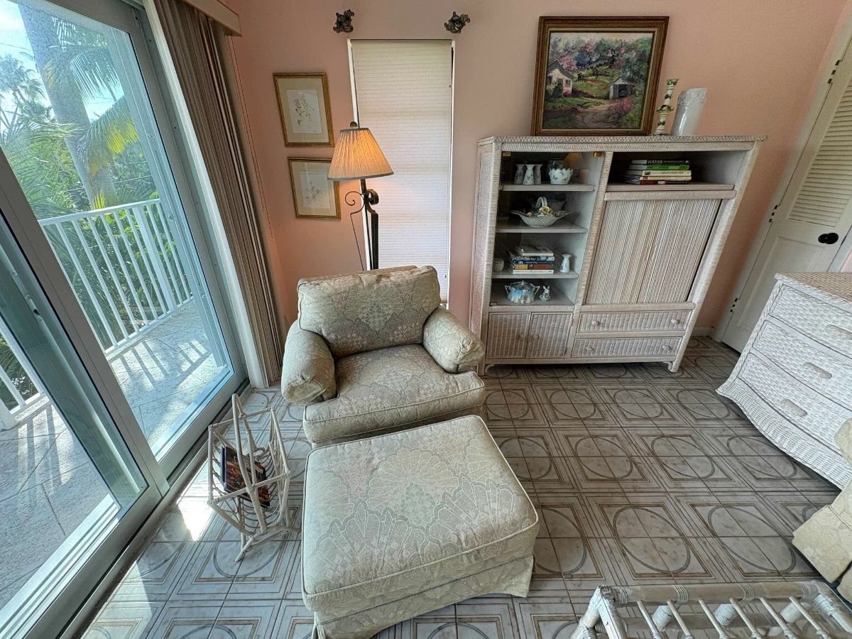 SARA'S ESTATE SALE part 2 of Grandma Coastal Chic on Duck Key