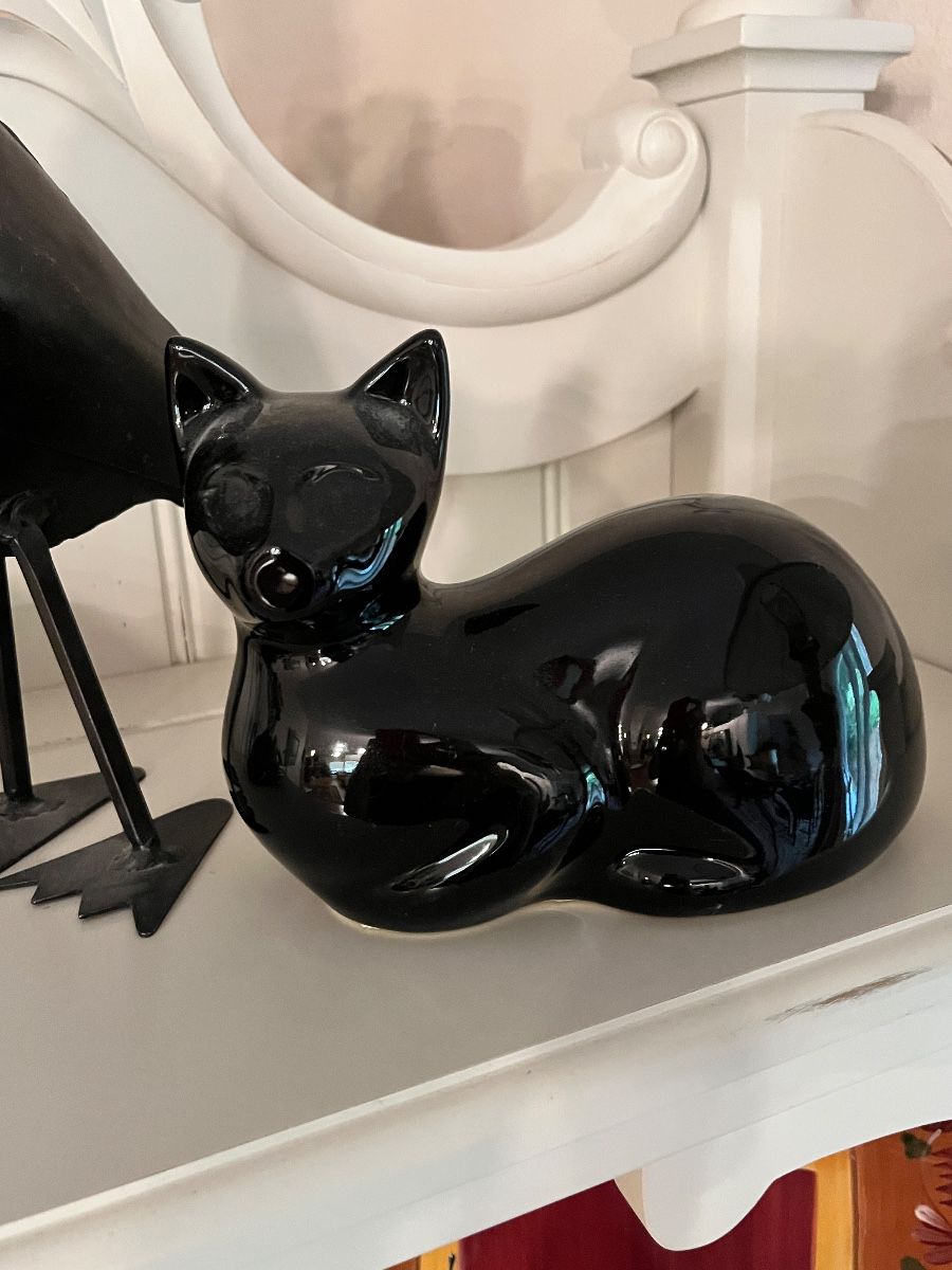 Estate Sale Extravaganza: A Collector's Dream Packed with Unique Treasures!