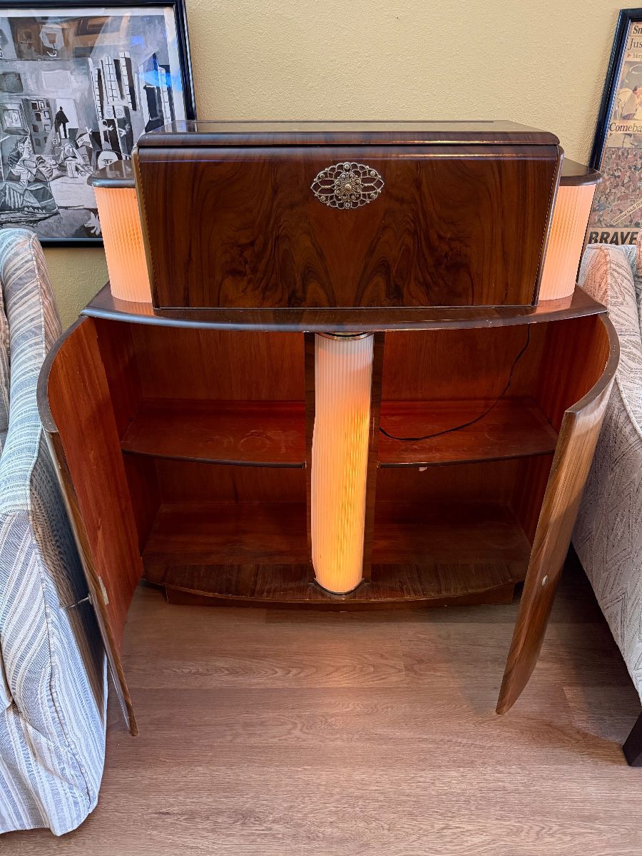 Valrico 3 Day Estate Sale: Vintage Vinyl, Sports Memorabilia, Art Deco Bar, Tools and More!