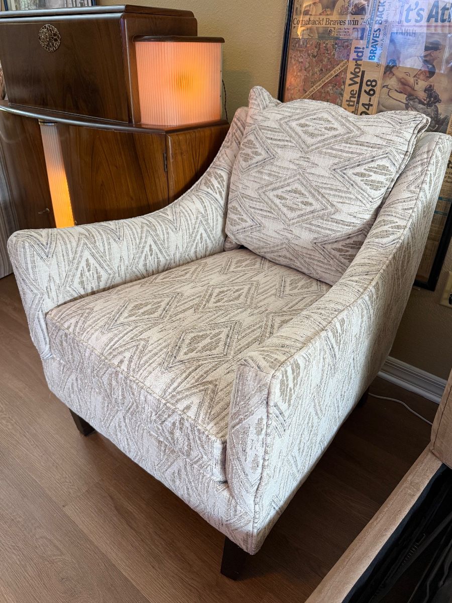Valrico 3 Day Estate Sale: Vintage Vinyl, Sports Memorabilia, Art Deco Bar, Tools and More!