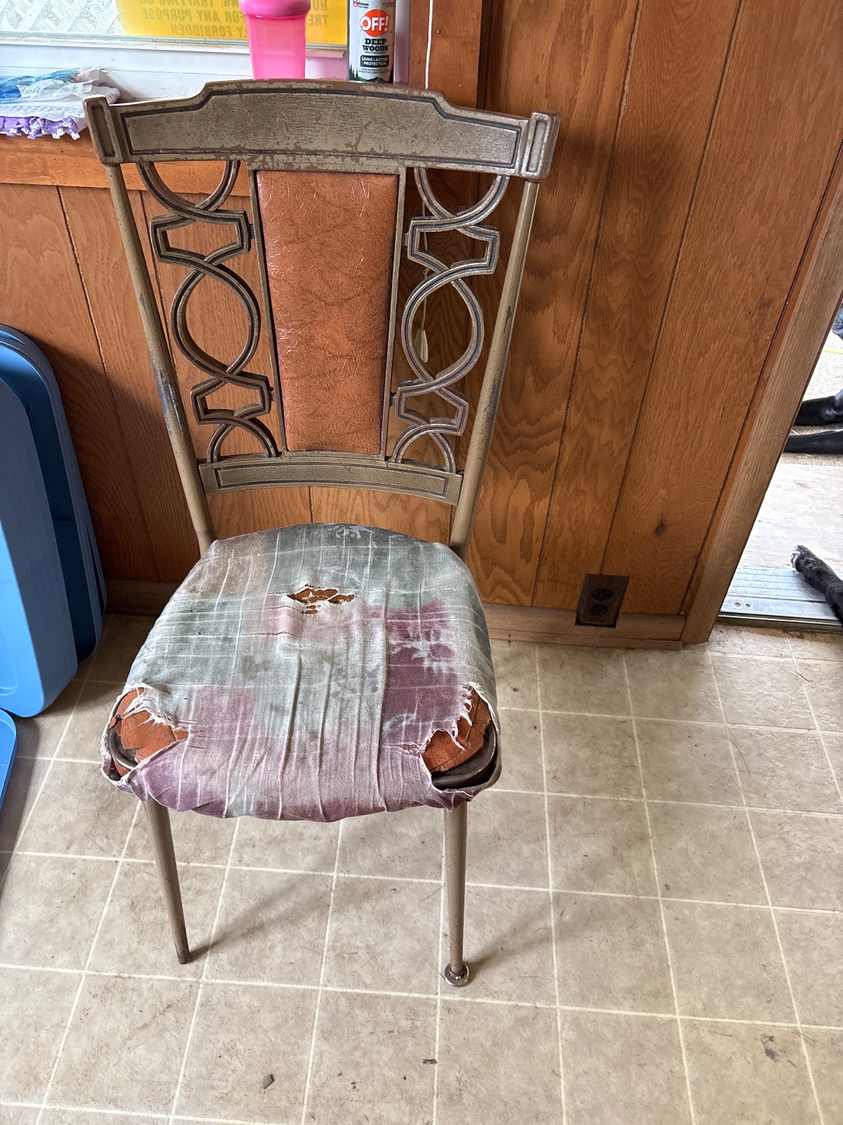 Estate sale- many vintage items- paintings/ prints, Knick knacks, toy,