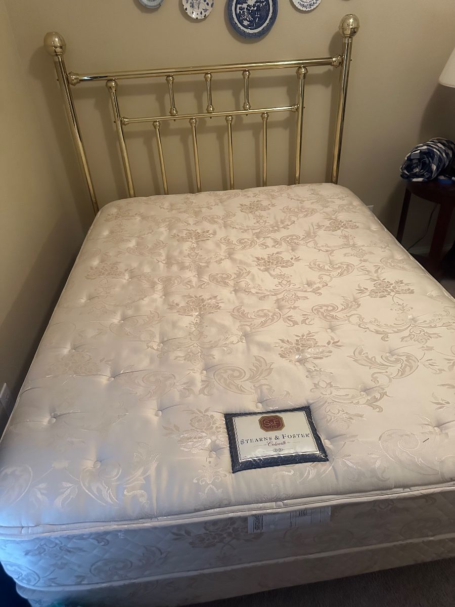 Lovely Hulen Bend Estate Sale