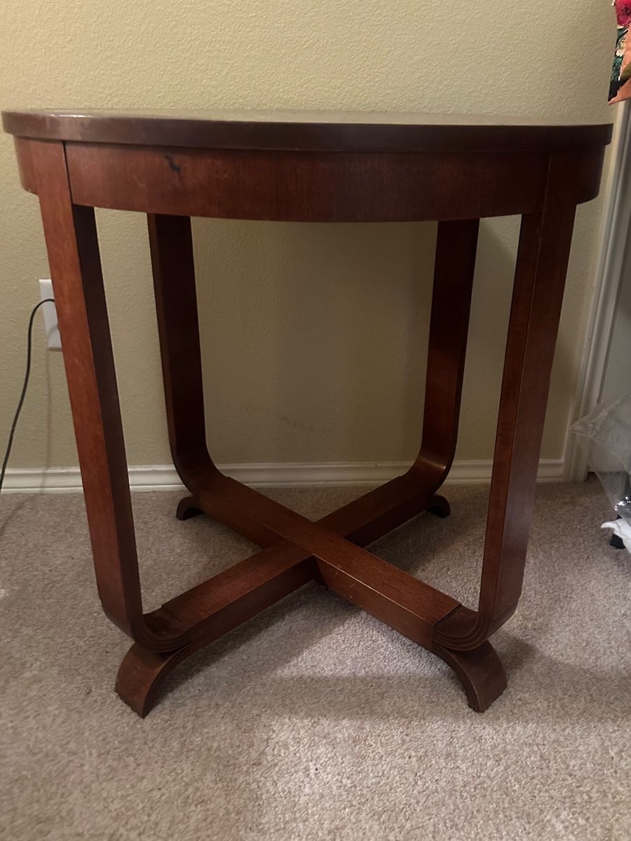 Lovely Hulen Bend Estate Sale