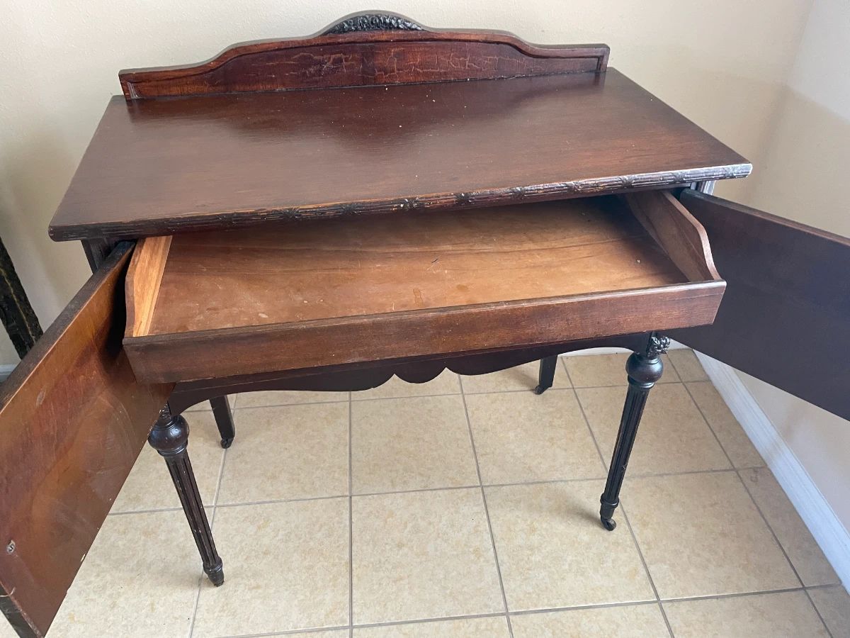 Estate Sale ( Rainbow Lakes Estates)