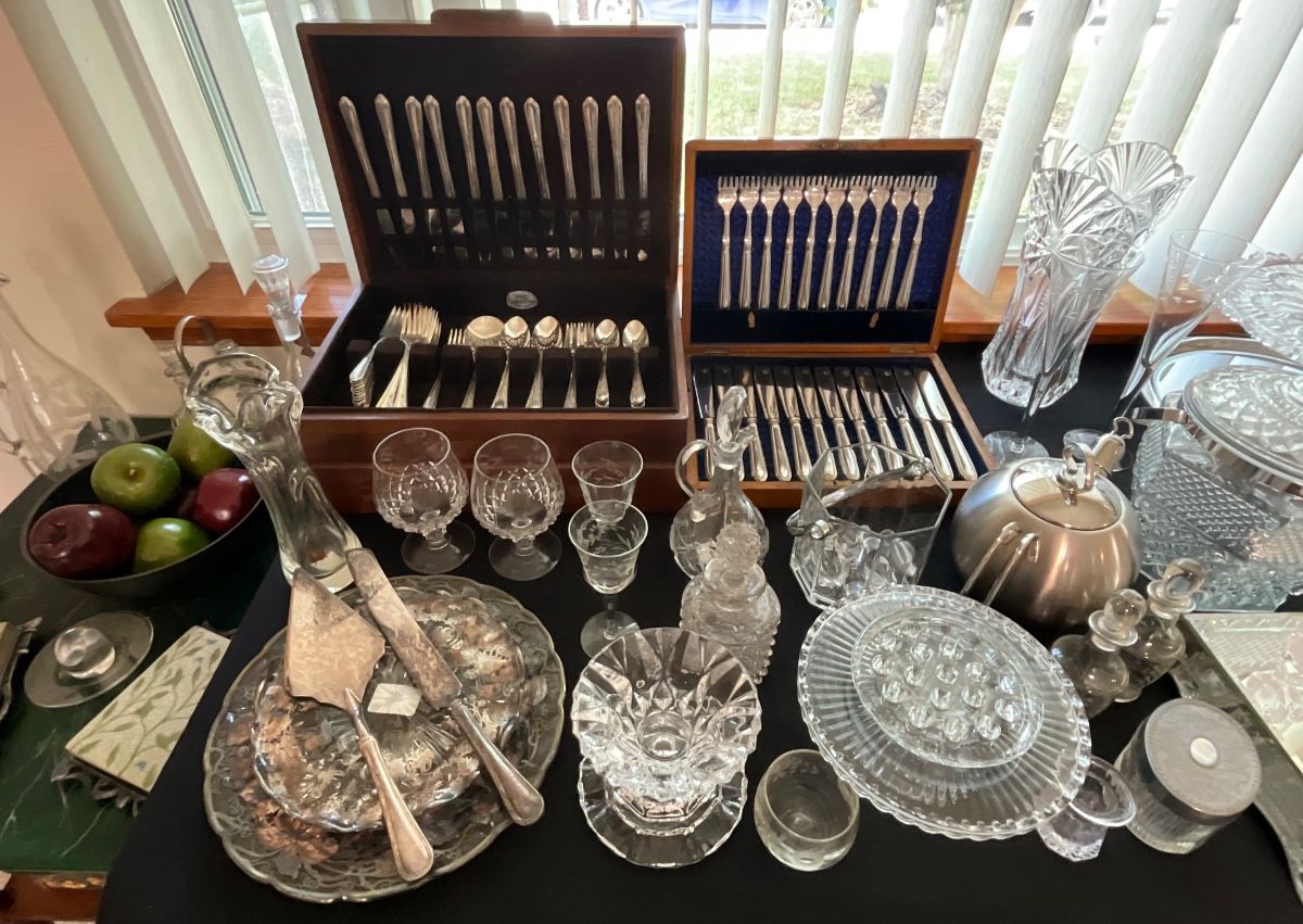 Great Sale in Melbourne!! House is Loaded with Vintage Decor & Collectibles!!