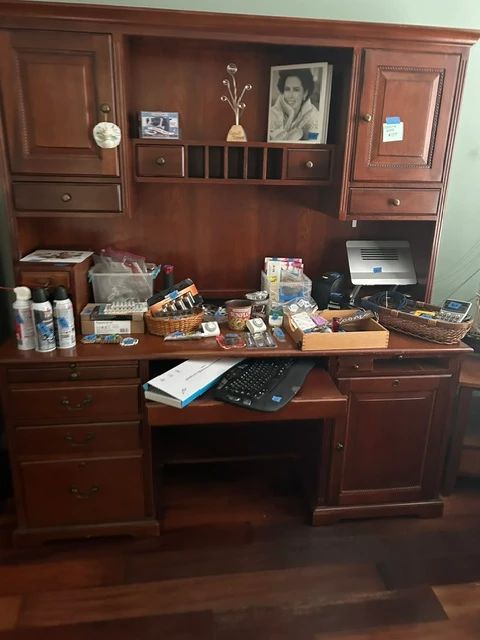 Wellington Manor Packed Estate Sale