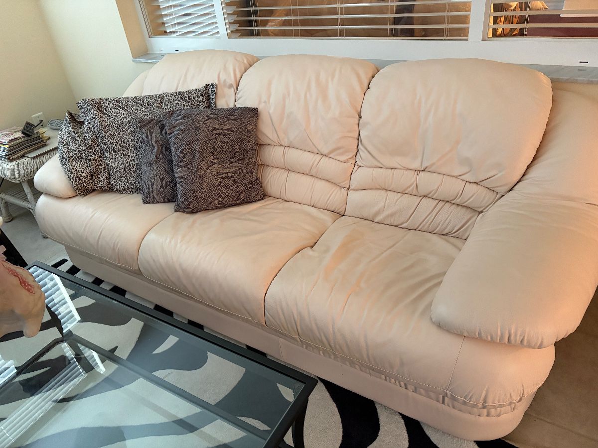 FROM EMMETT THE CLOWN COLLECTION TO XMAS DECOR & MORE !