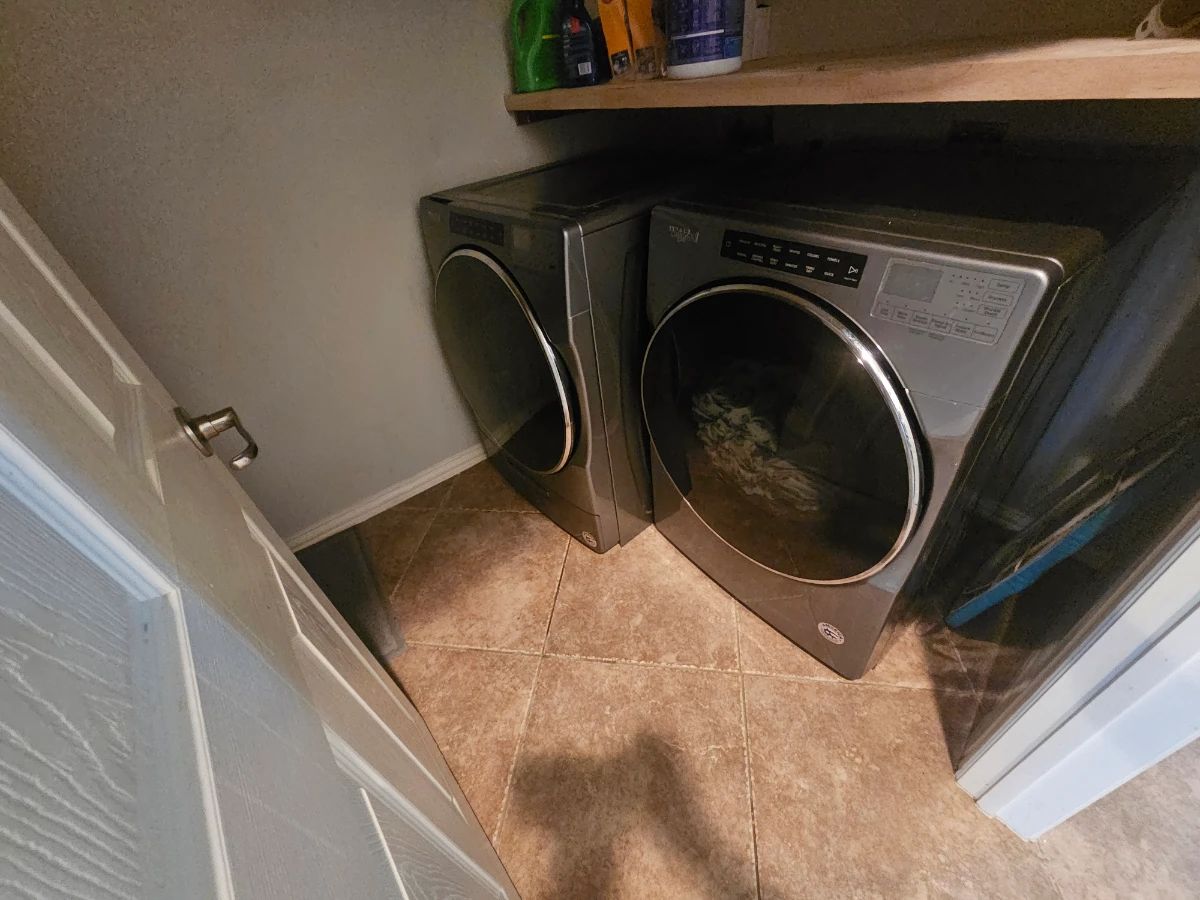 MODERN FURNITURE & APPLIANCE POTPOURRI ESTATE SALE BY ALAMO AZTEK ESTATE SALES DFW