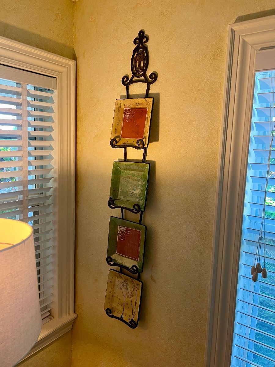 Artistic Multi-Plate Decorative Wall Hanger
