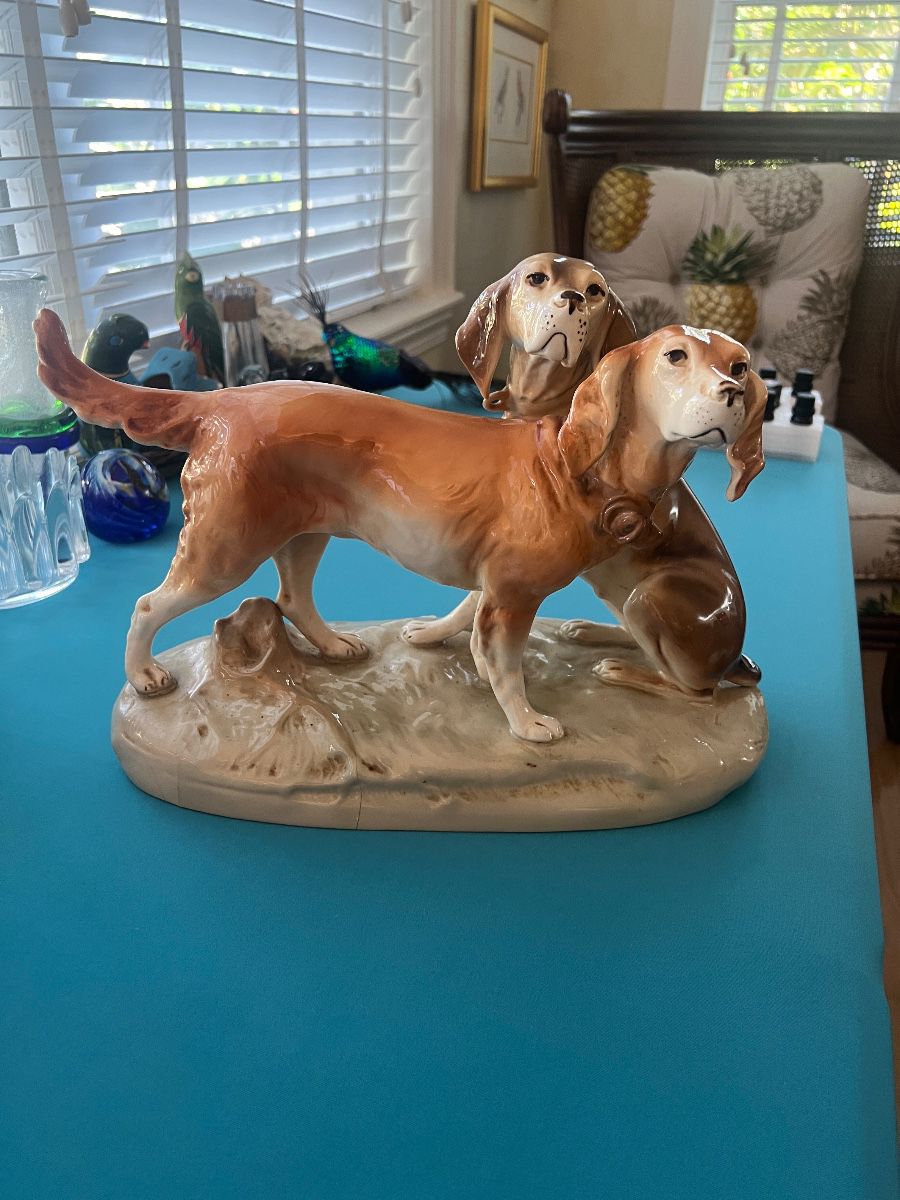 Vintage Ceramic Hunting Dogs Figurine Group